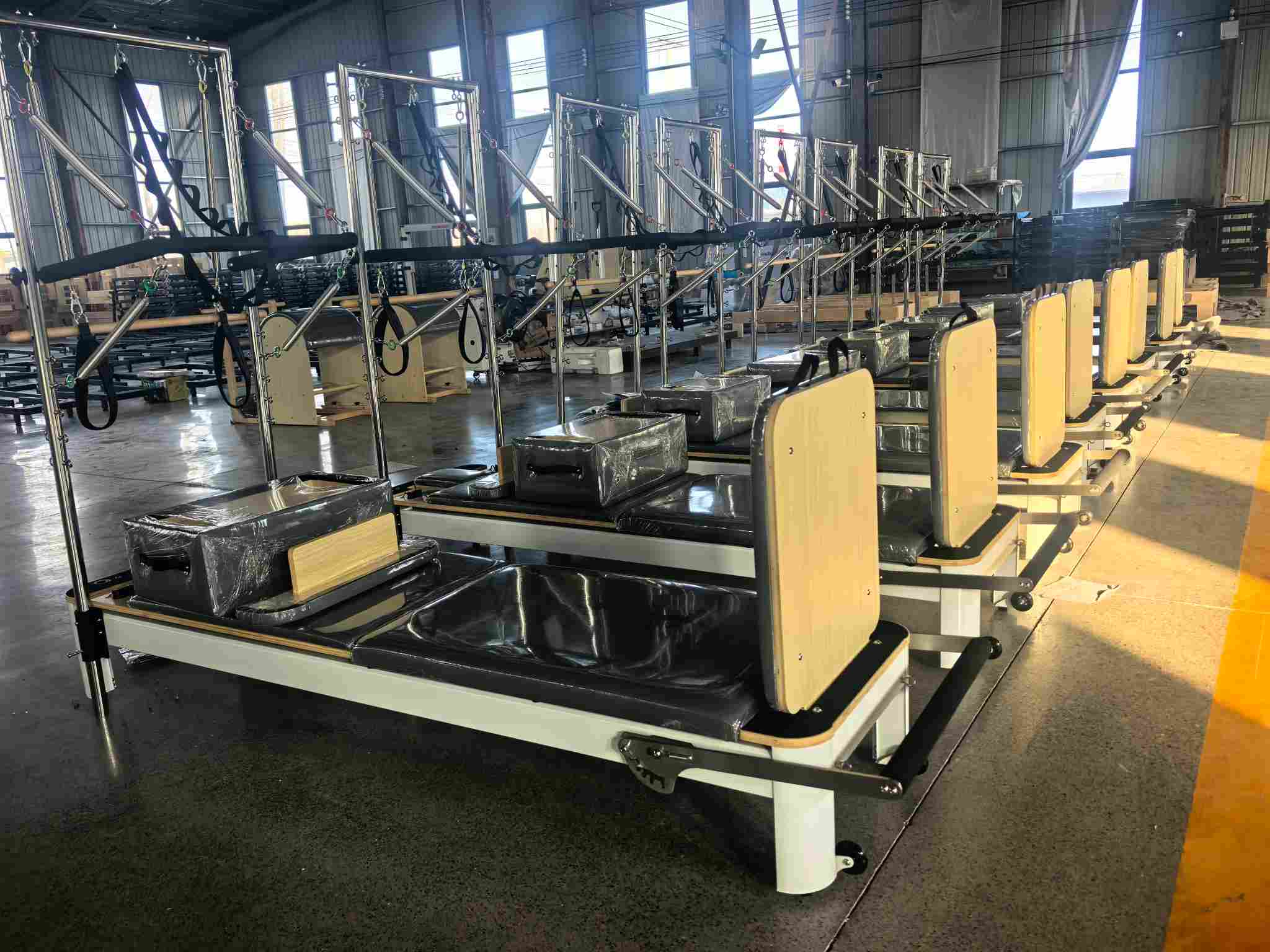 အစုလိုက်တင်ပို့မှုသတင်း | Yingruis Supermodel Commercial Pilates Reformers များကို ကမ္ဘာ့ဈေးကွက်များသို့ တင်ပို့ခဲ့သည်။